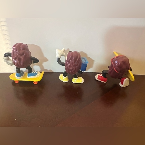 CALIFORNIA RAISINS FIGURINES, VINTAGE 1987-88 LOT OF 3. - Picture 4 of 6